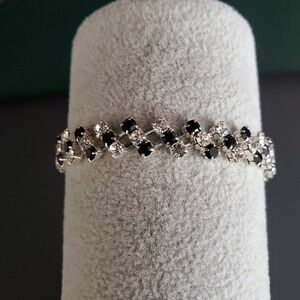 Black and Clear Crystal Tennis Bracelet Silver Tone Dainty Lightweight Unbranded